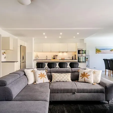 Newly Built Apartment With Pool, Walk To The Beach Antibes Exterior photo