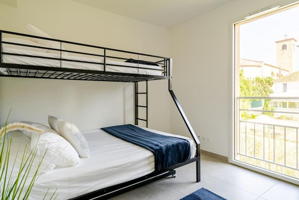 Apartment Newly Built With Pool, Walk To The
