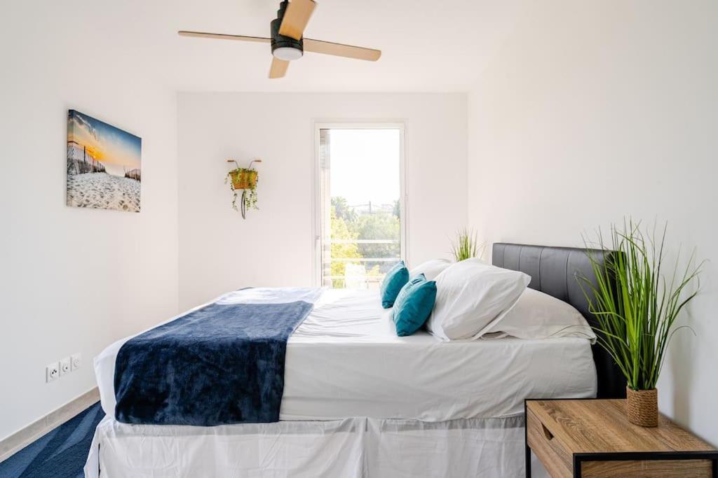 Apartment Newly Built With Pool, Walk To The Antibes